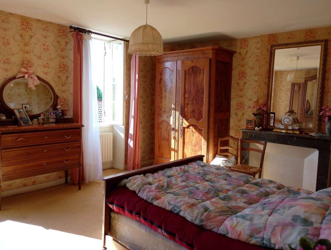 Maison à JONZAC