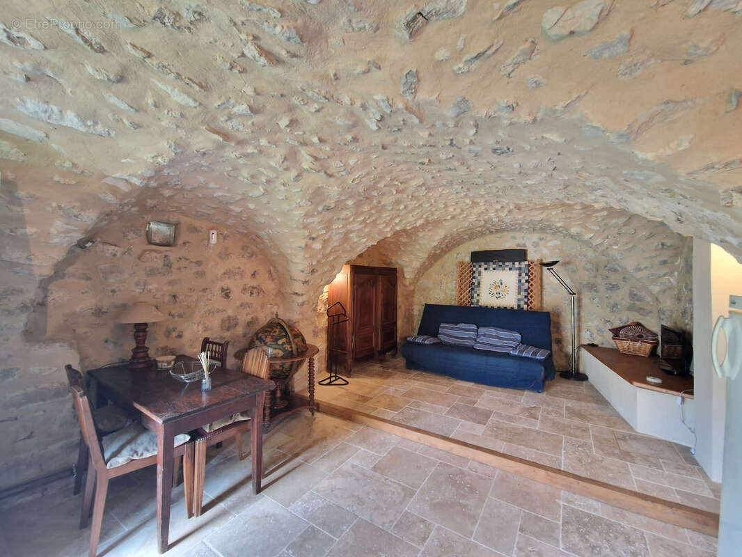 Maison à REMUZAT