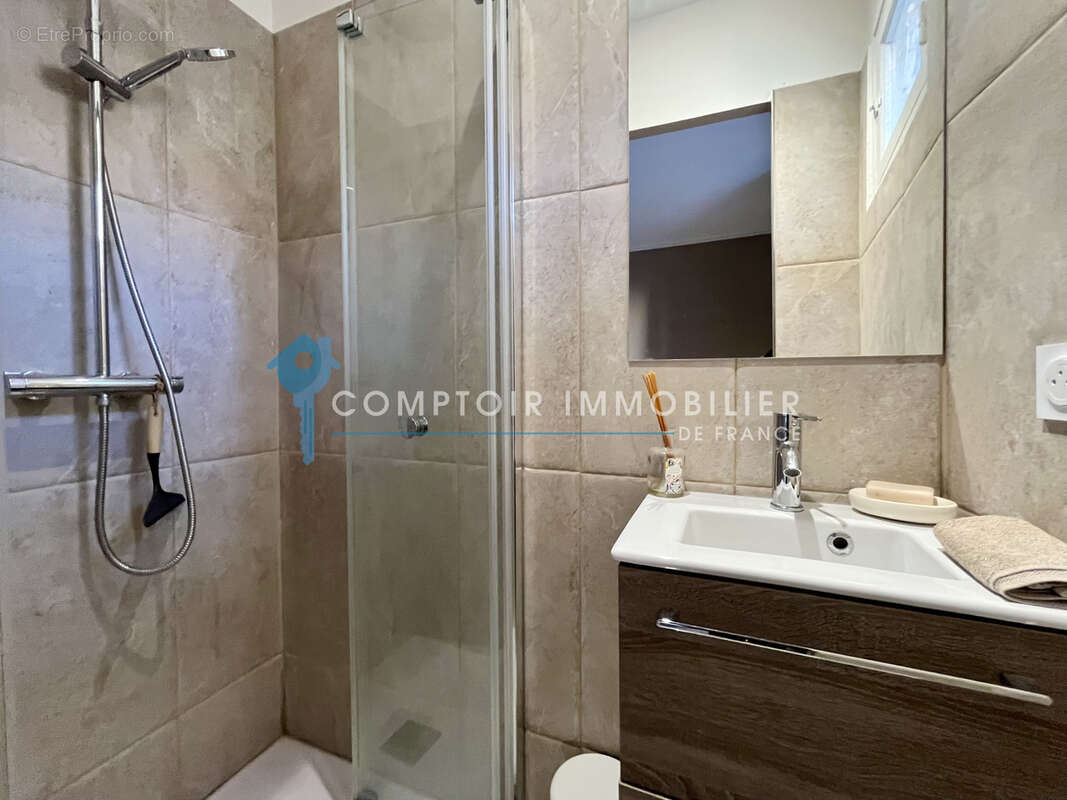 Grand T3 103m2, coeur de ville de Sete balcons et vue port - photo 9