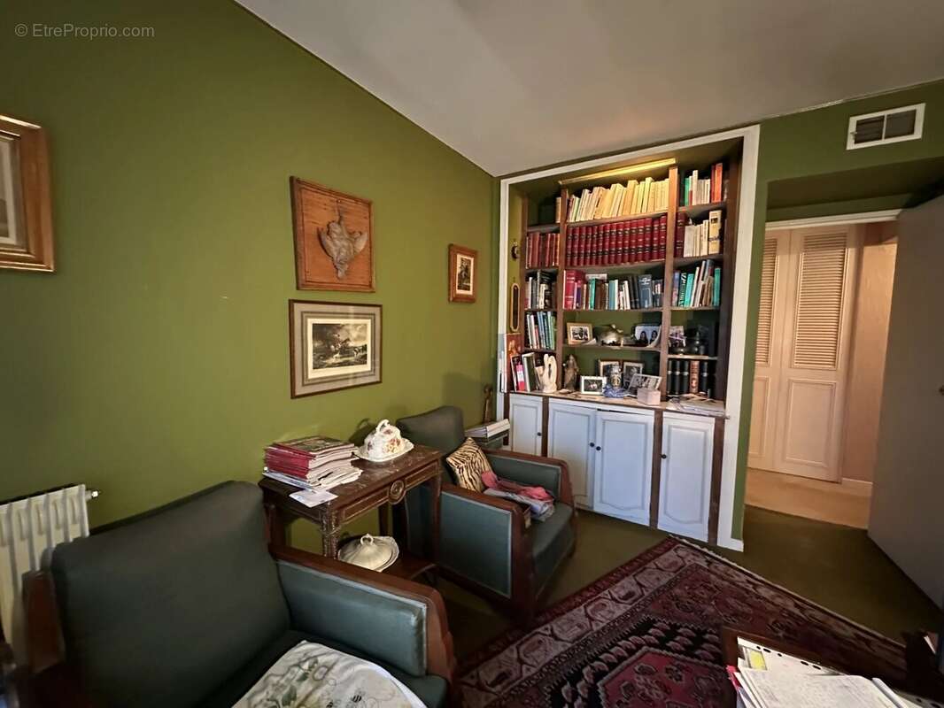 Maison à LE MESNIL-SAINT-DENIS