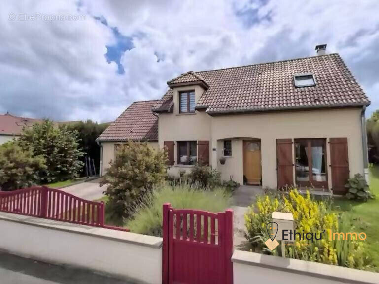 Maison à LOUZE