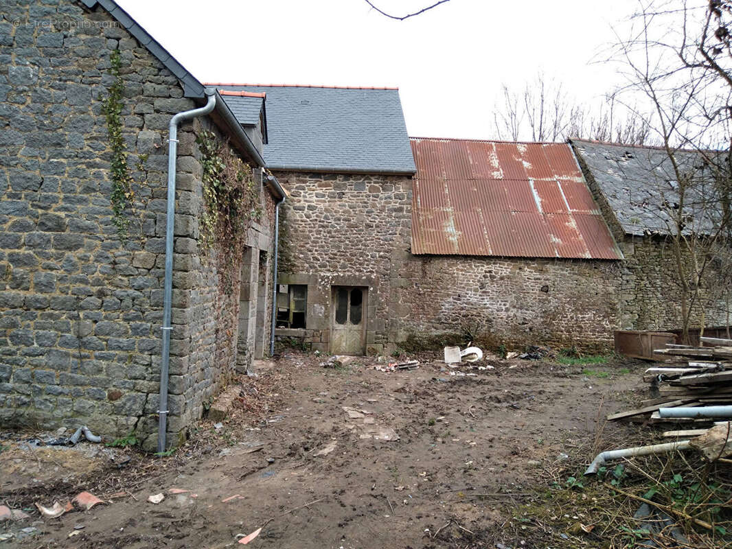 Maison à LE TRONCHET
