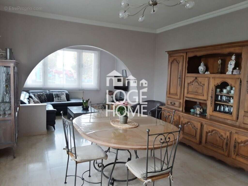 Maison à COURRIERES