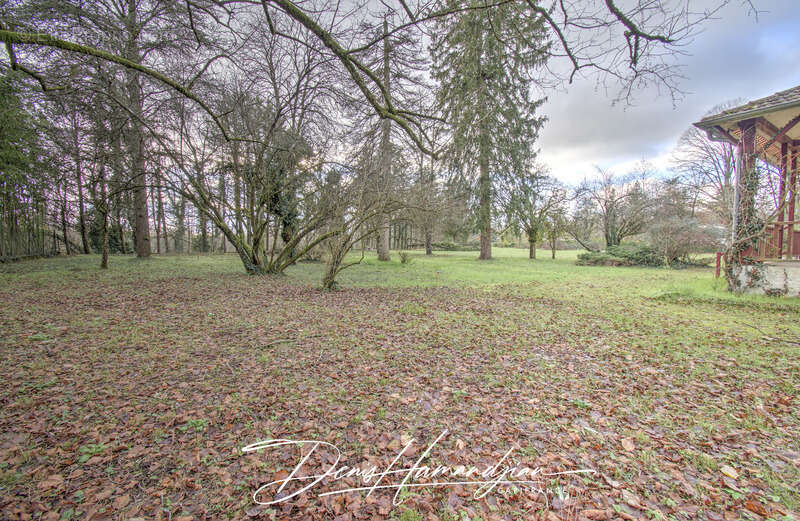 Terrain à SAINT-MAURICE-DE-GOURDANS