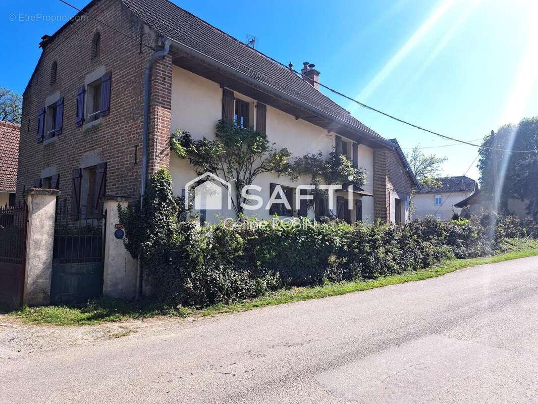 Photo 2 - Maison à BLETTERANS