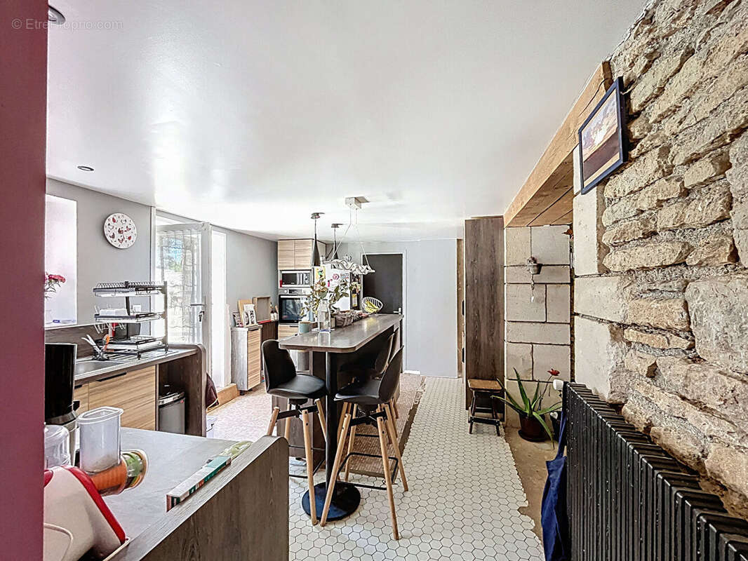 Maison à FRAIGNOT-ET-VESVROTTE