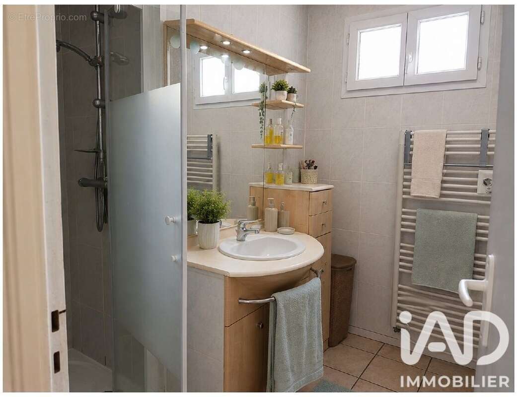 Maison 87 m² à Saint-Jean-D'angle  - photo 9