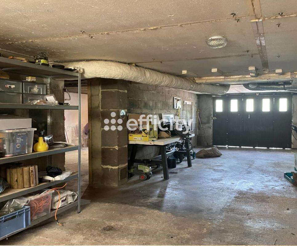 Maison à LES CLAYES-SOUS-BOIS