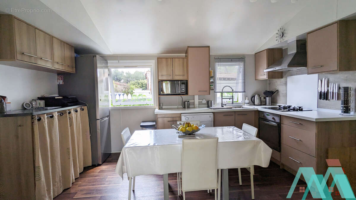 Maison à LE CASTELLET