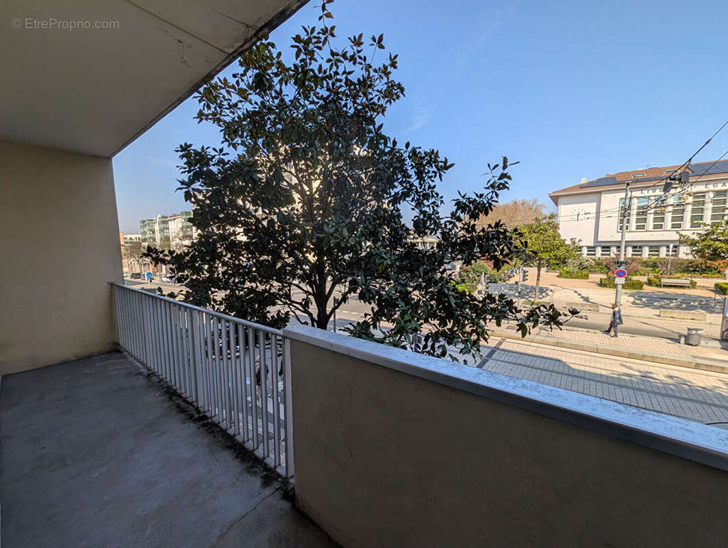 Appartement à BRON