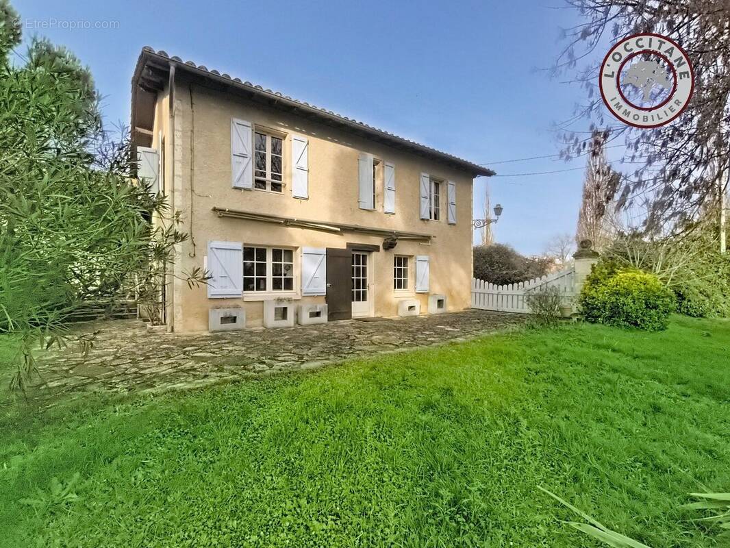 Maison à MAUVEZIN