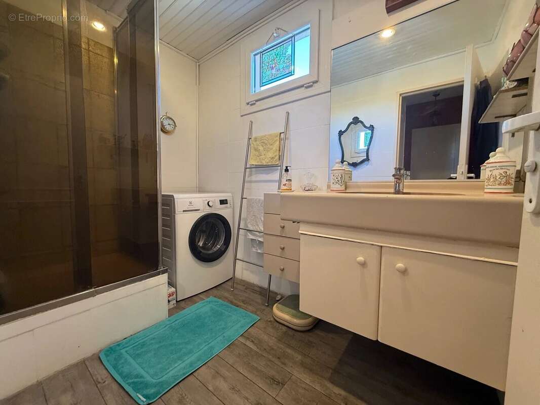 Appartement à MARSEILLE-12E