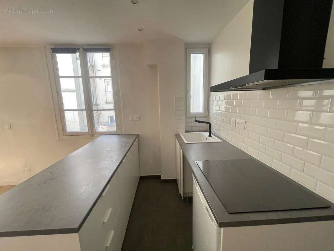 Appartement à PARIS-3E