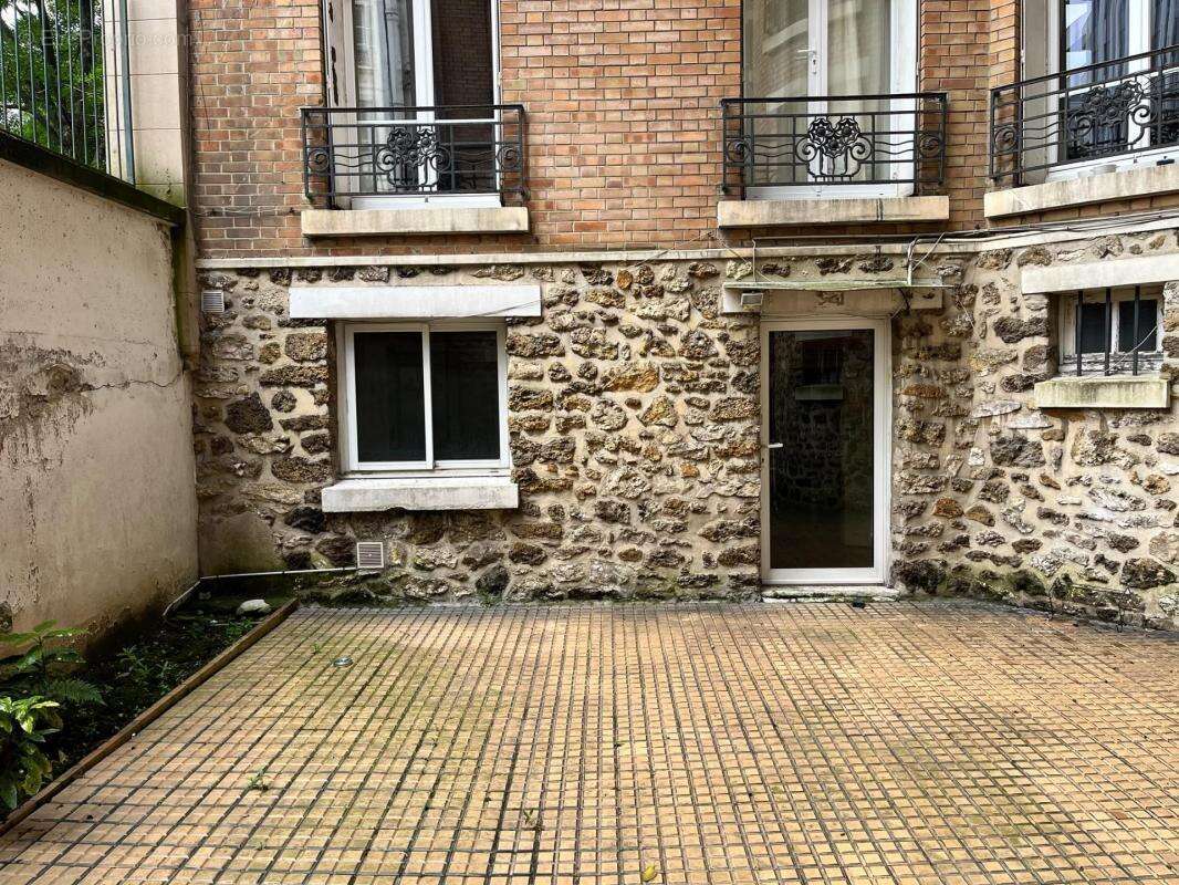 [À vendre] Neuilly-sur-Seine - STUDIO au pied du métro Pont de Neuilly (ligne 1) - photo 4