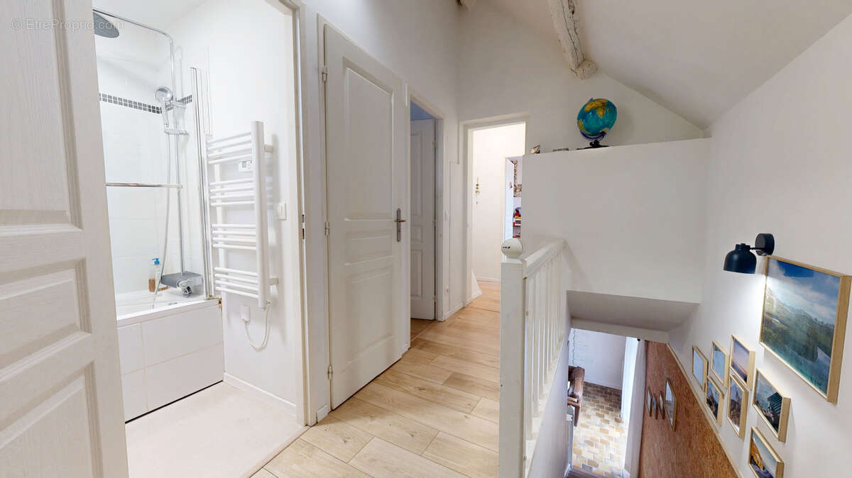 Maison à NEAUPHLE-LE-VIEUX