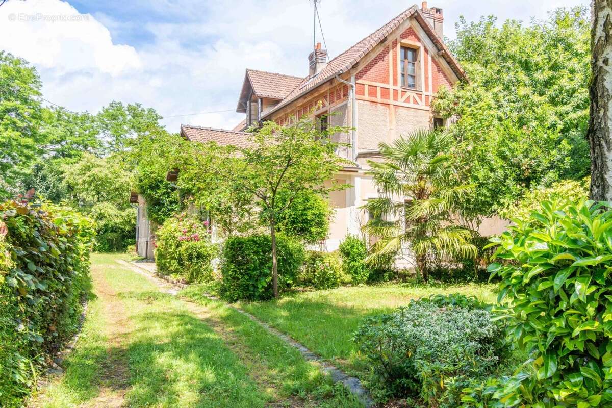 Maison à MONTMORENCY
