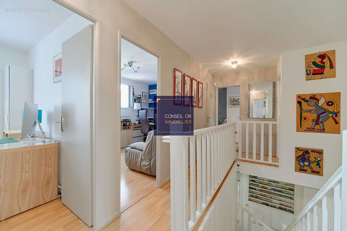 Maison à SAINT-GENIS-LAVAL