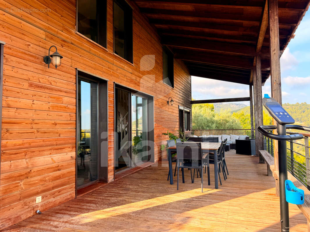 Magnifique maison en bois de 144 m2 avec vue exceptionnelle - photo 3
