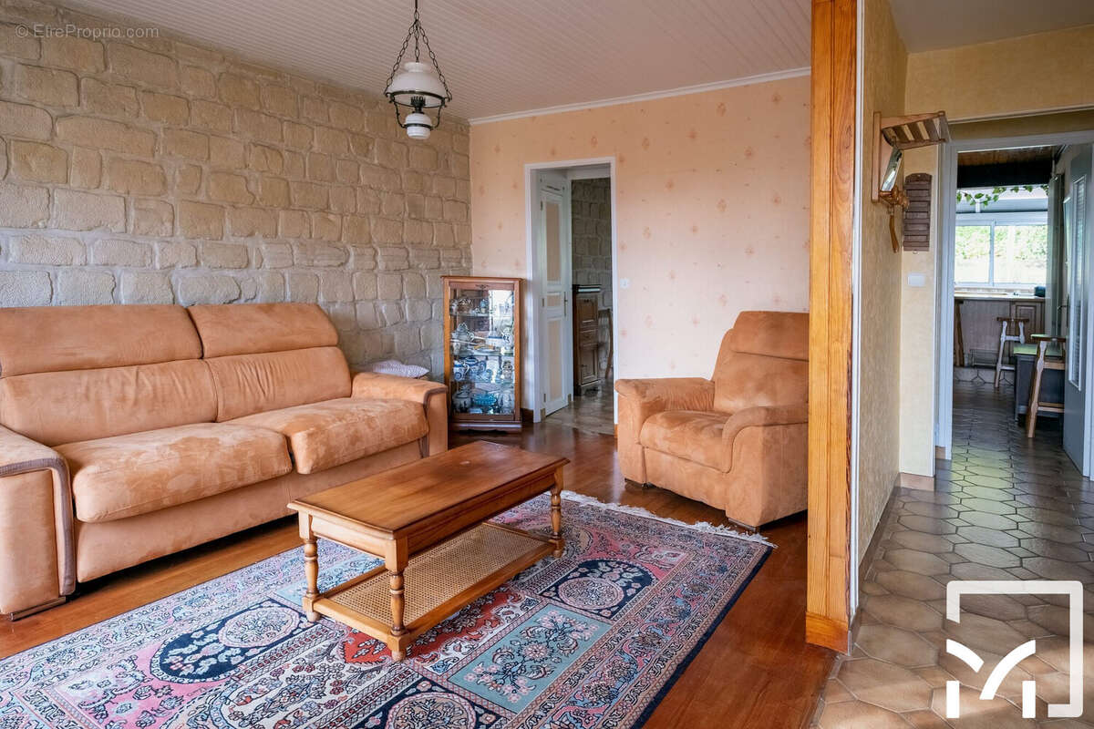 Maison à LE MESNIL-LE-ROI