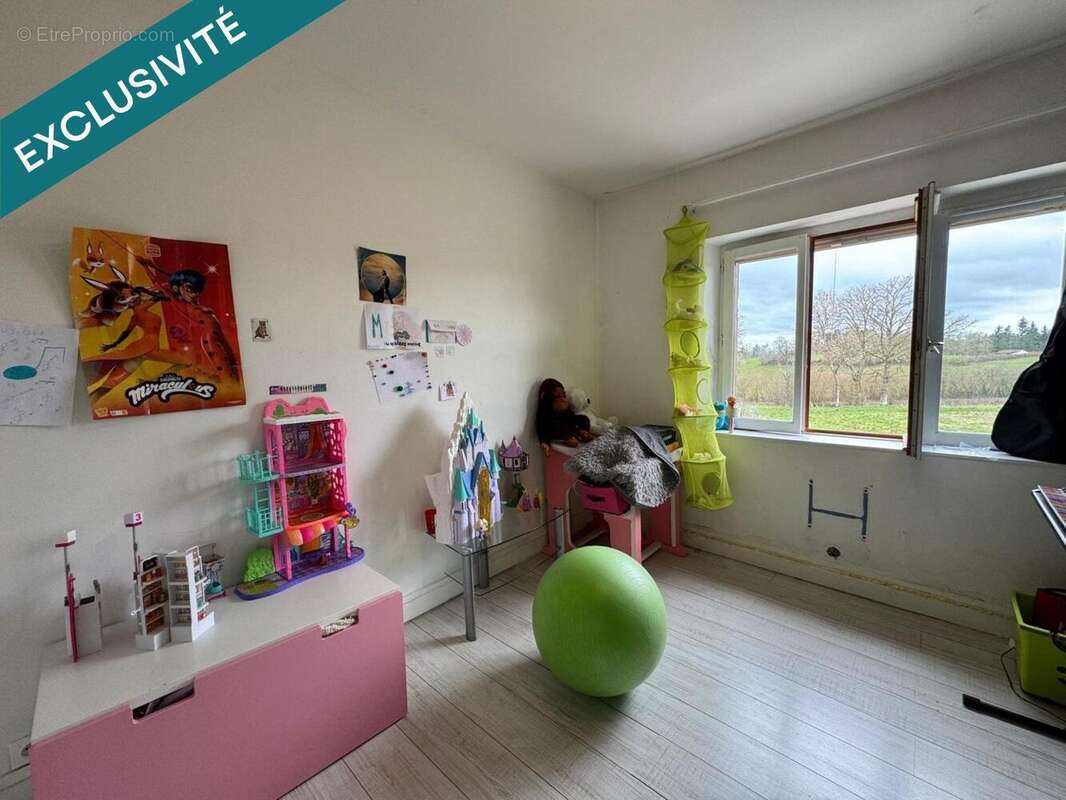 Maison 160 m² à Villosanges  - photo 2
