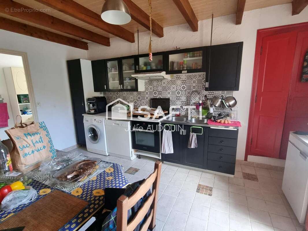Maison 116 m² à Les Touches-De-Perigny  - photo 3