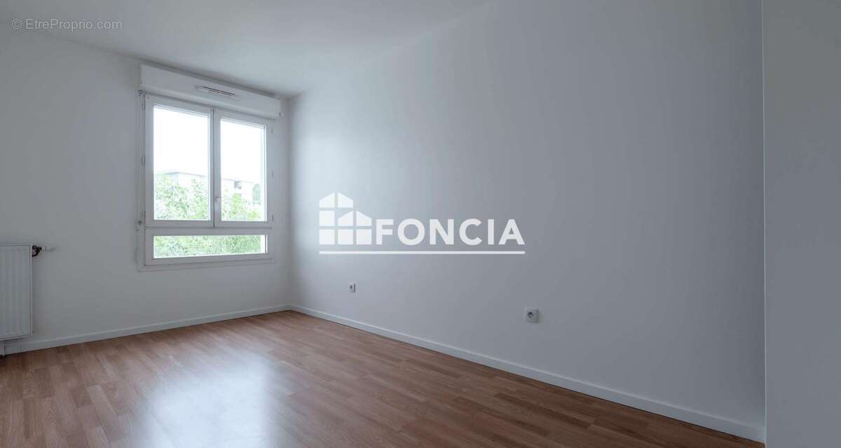 Appartement à CORBEIL-ESSONNES