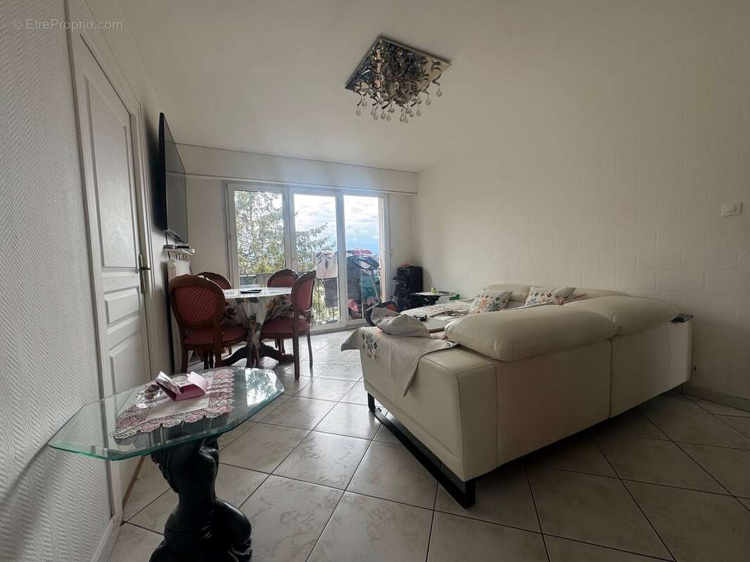 Appartement à AMBILLY
