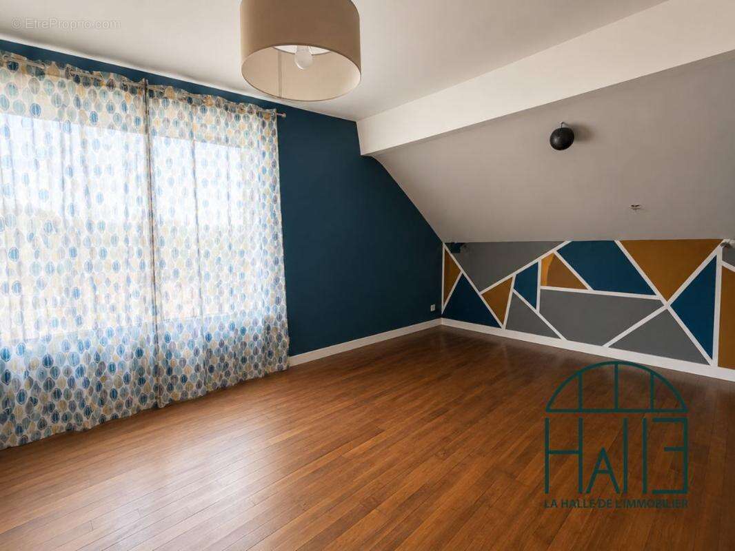 Maison 140 m² à Chalus  - photo 5