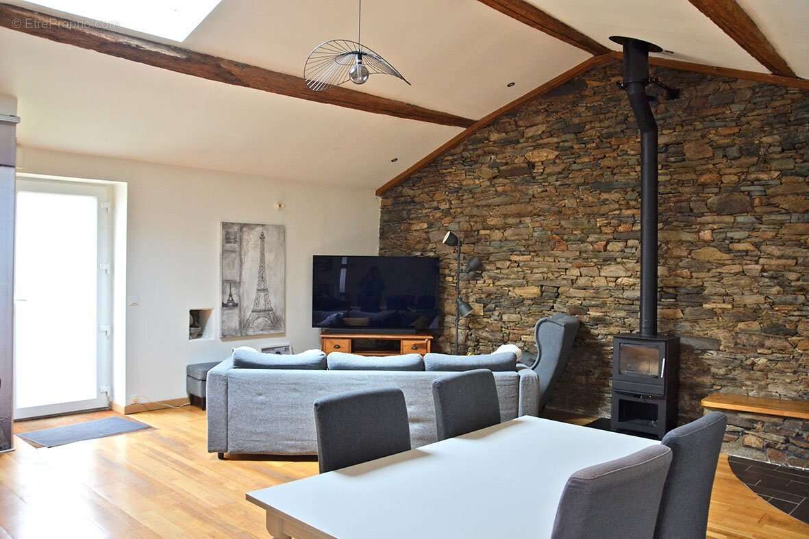 Maison à LA CHAPELLE-BASSE-MER