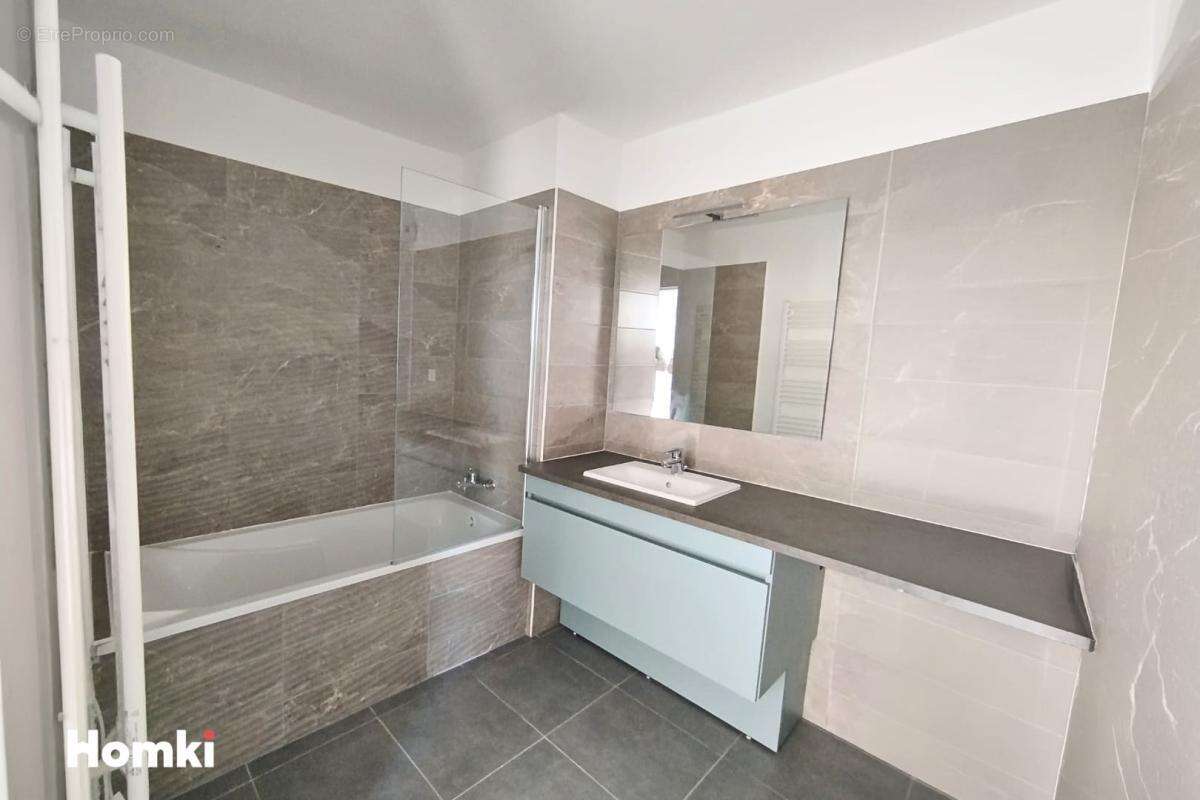 Appartement à LUNEL
