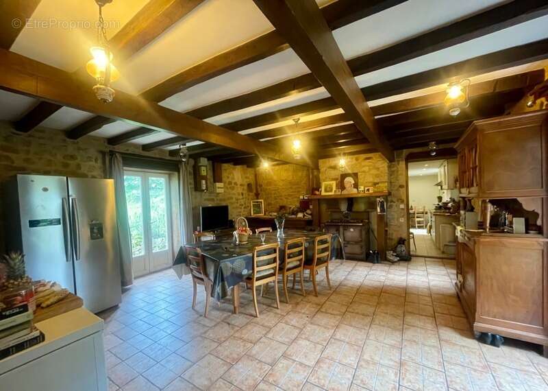 Maison à LURCY-LEVIS
