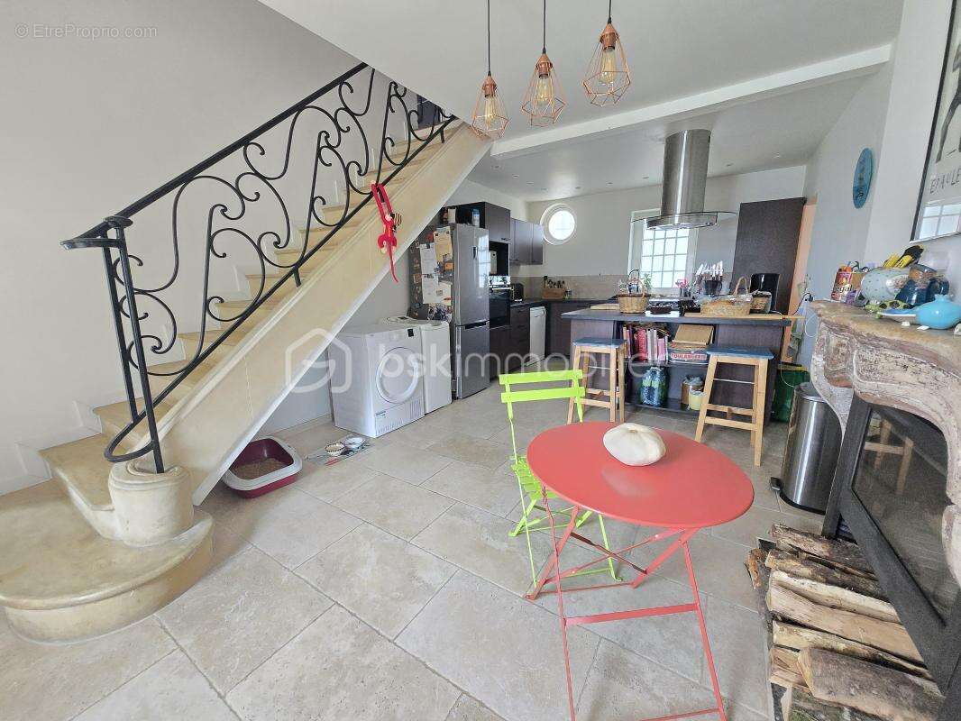 Maison à SAINT-MARTIN-DES-CHAMPS