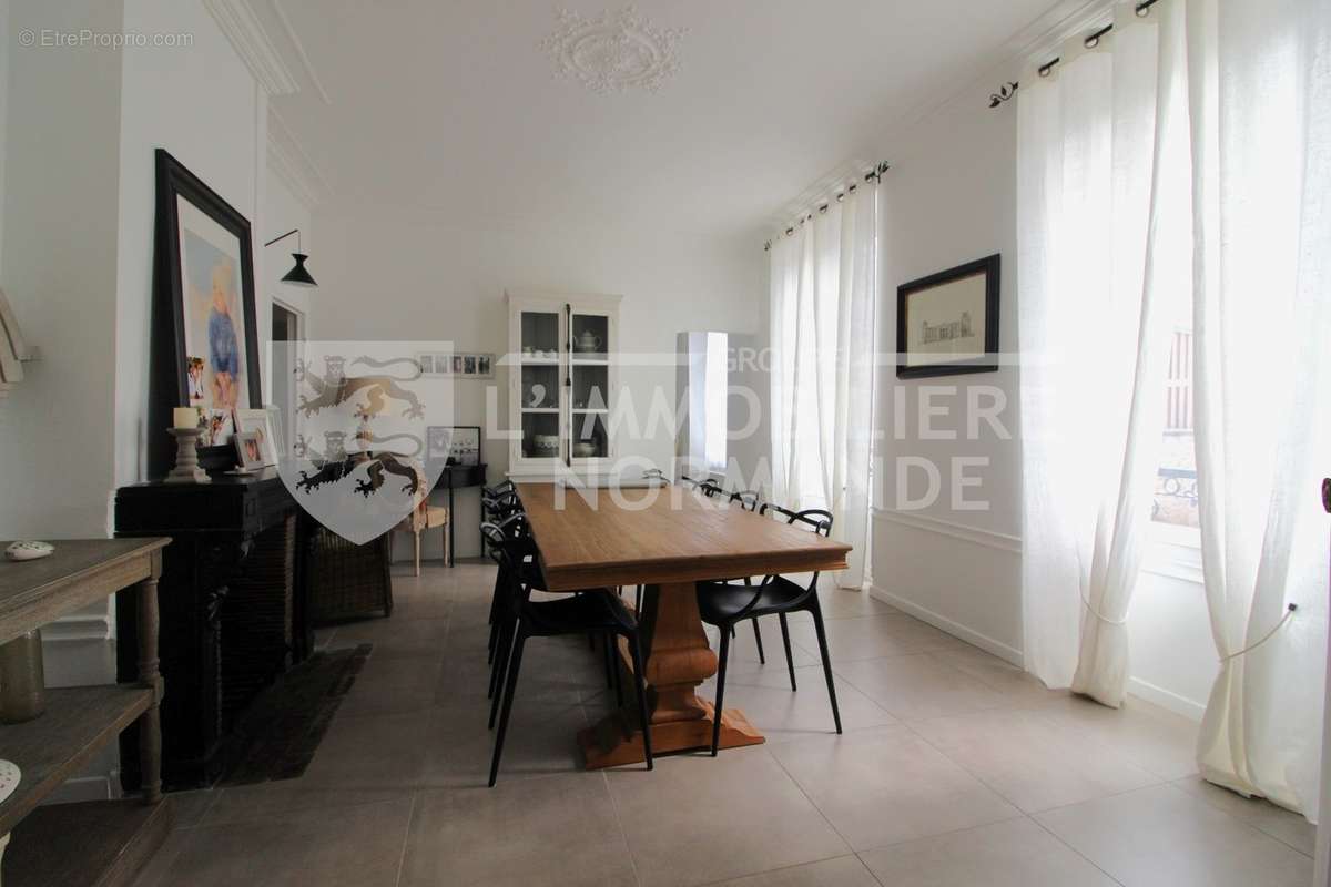 Maison à LA ROCHE-GUYON