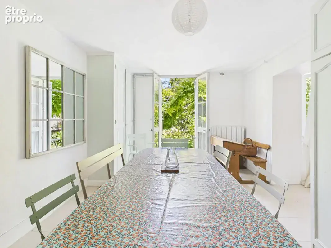 Demeure de caractère  de 376 m2 sur le plateau de Poitiers avec 10 chambres et jardin - photo 8