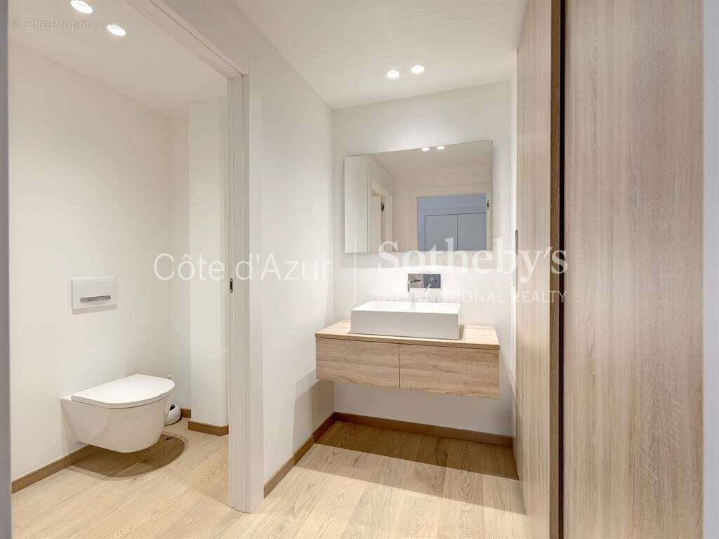 Appartement à VALLAURIS