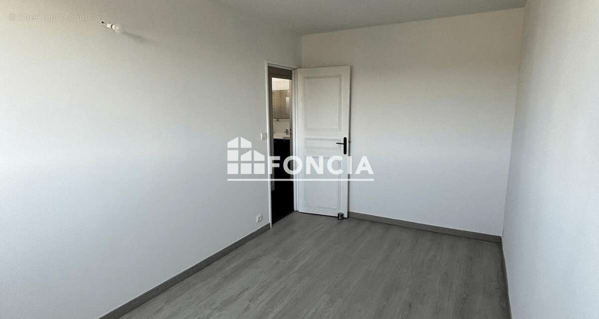 Appartement à CHILLY-MAZARIN