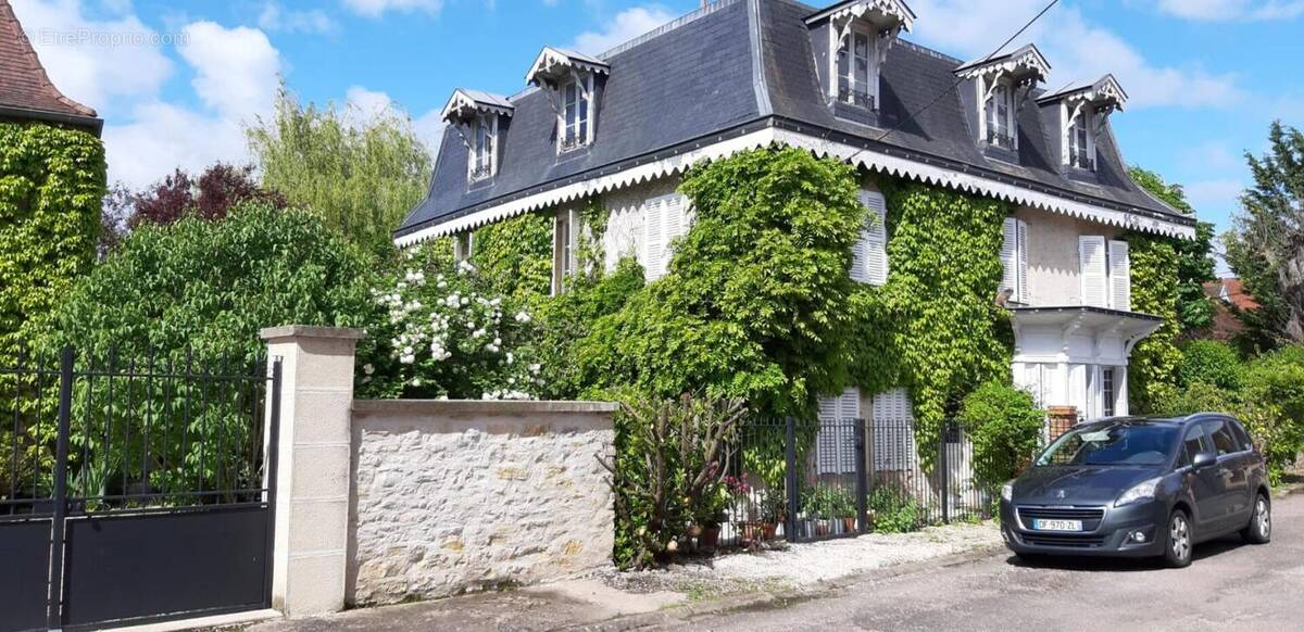 Maison à MIREBEAU-SUR-BEZE