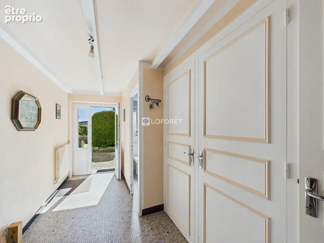 Maison Ploneour Lanvern 8 pièce(s) 225m2 - photo 8