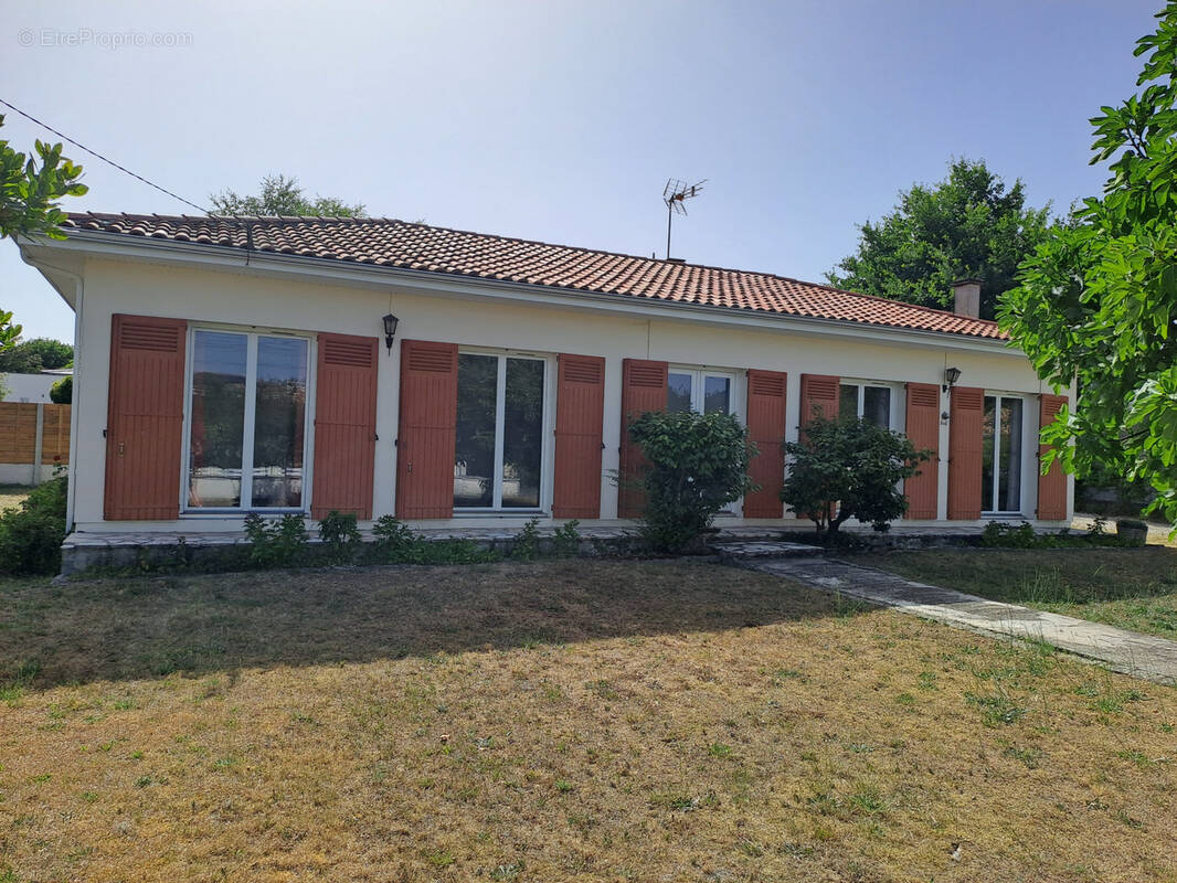 Maison à LEOGNAN