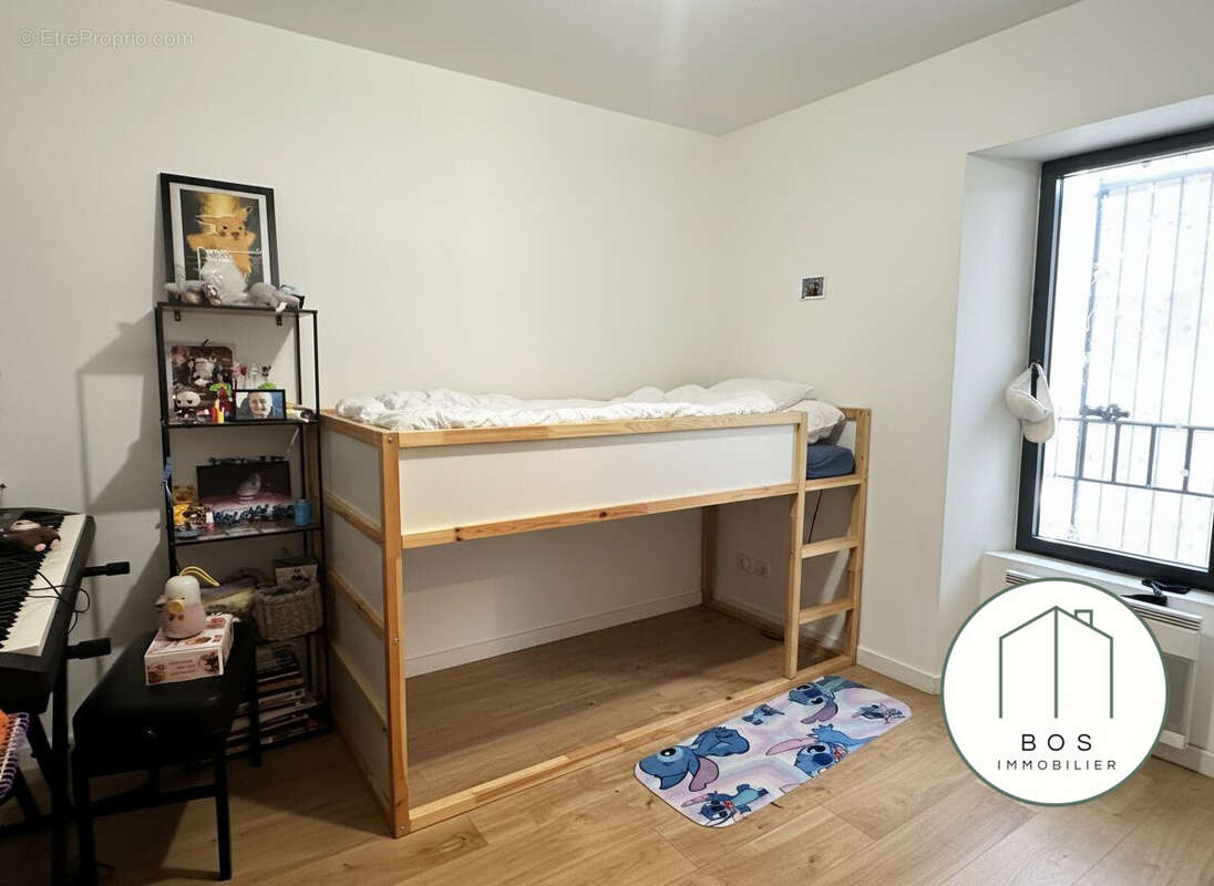 Appartement à SENAS