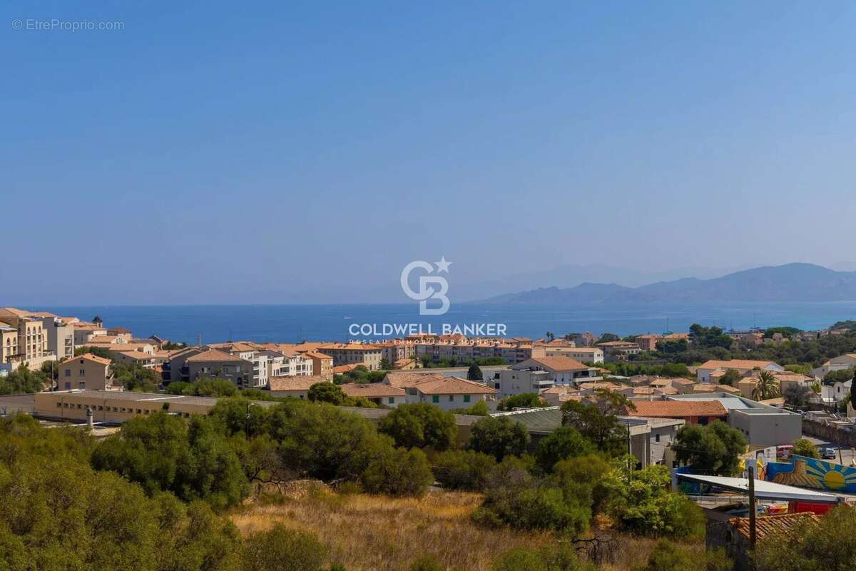 L'ile-rousse - Beau T2 vue mer & terrasse - photo 17