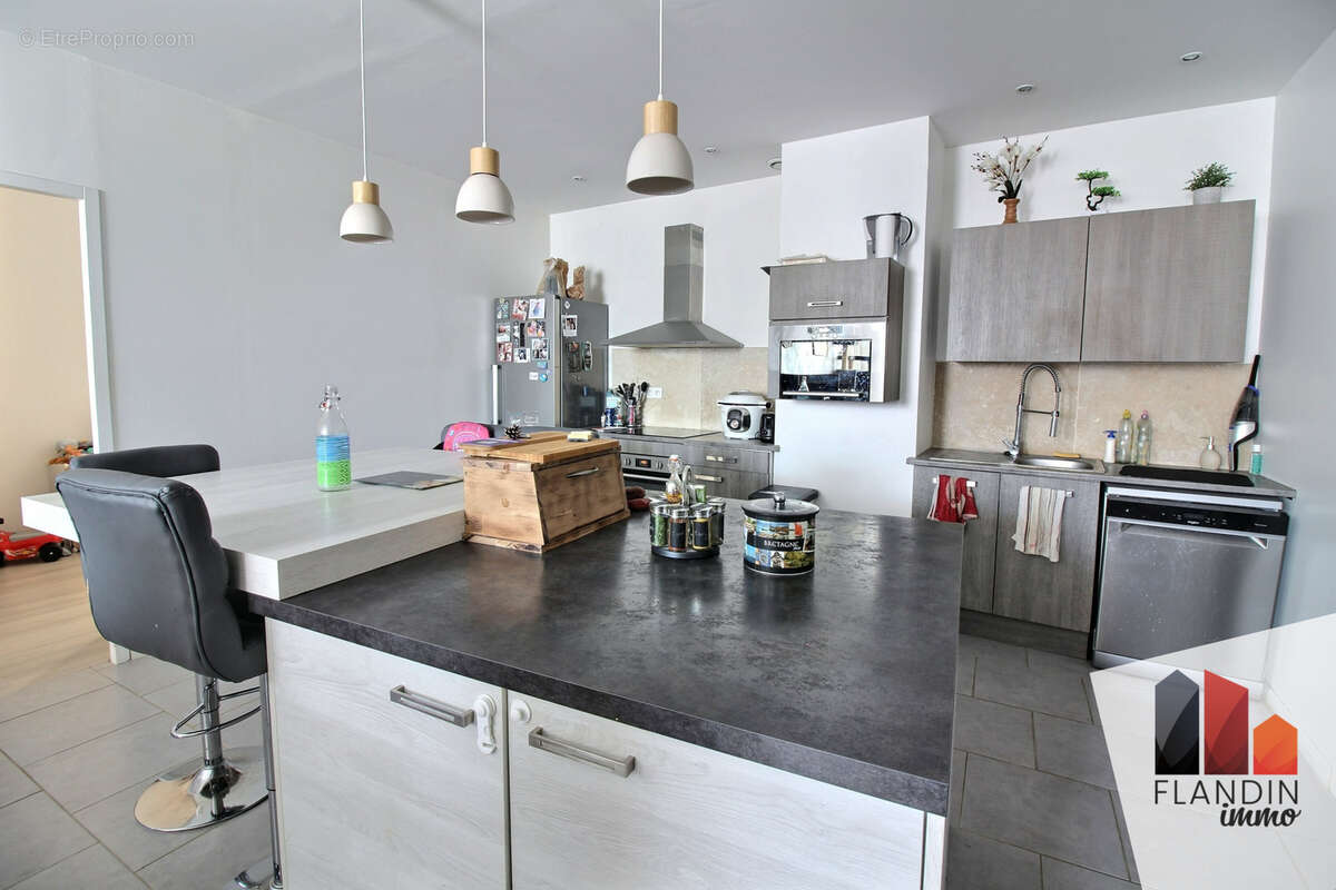 Appartement à MESSIMY