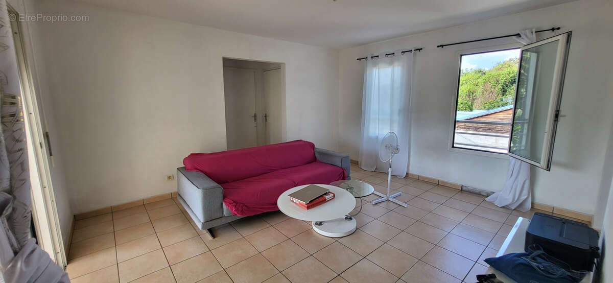 Appartement à LES ABYMES