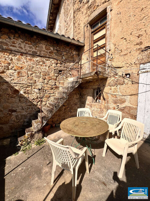 Maison 170 m² à Saint-Felicien  - photo 2