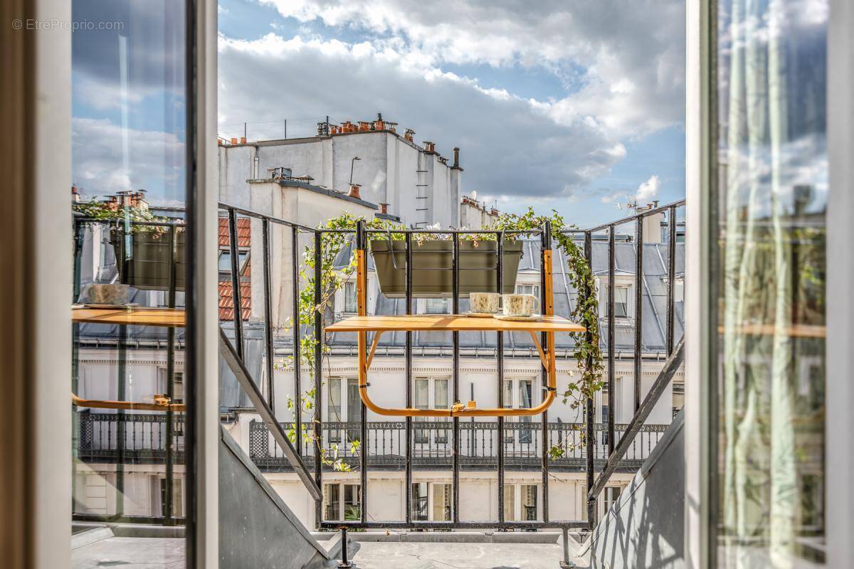 Appartement à PARIS-1E