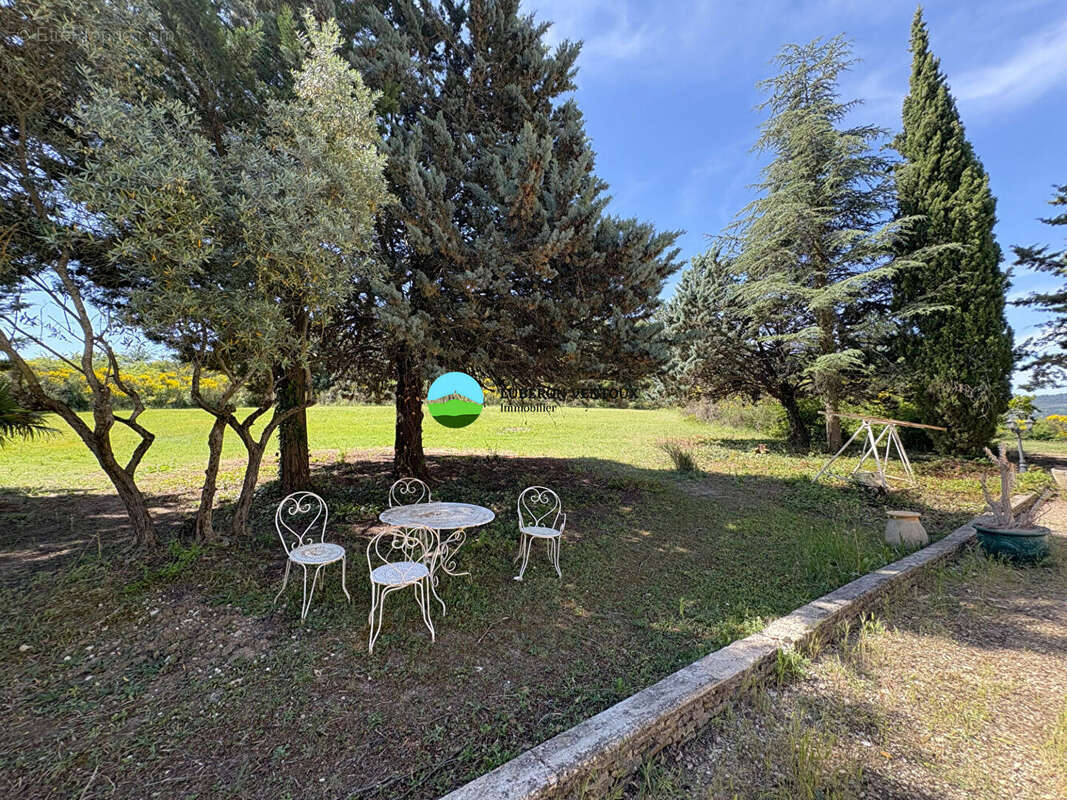 Villes sur Auzon, maison à rénover avec 2 dépendances et piscine sur parcelle de plus d'un Ha - photo 4