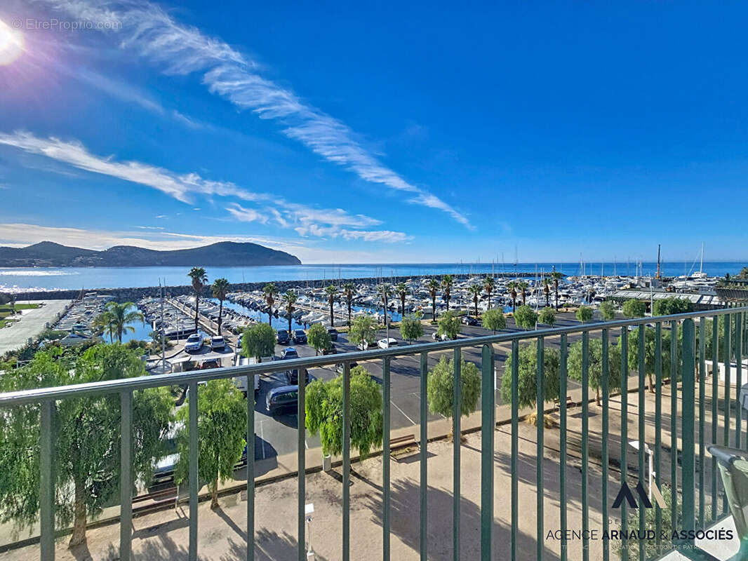 Appartement à SAINT-CYR-SUR-MER
