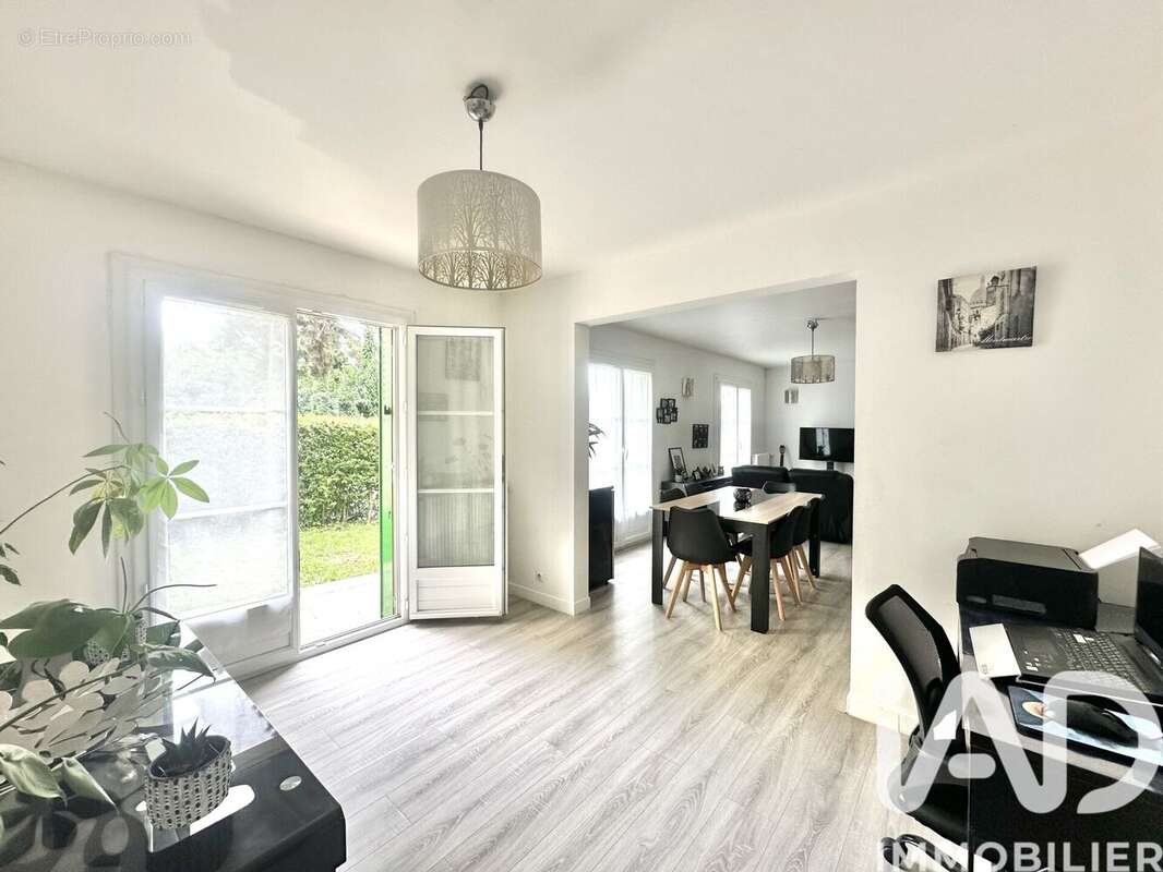 Maison 122 m² à Brie-Comte-Robert  - photo 5