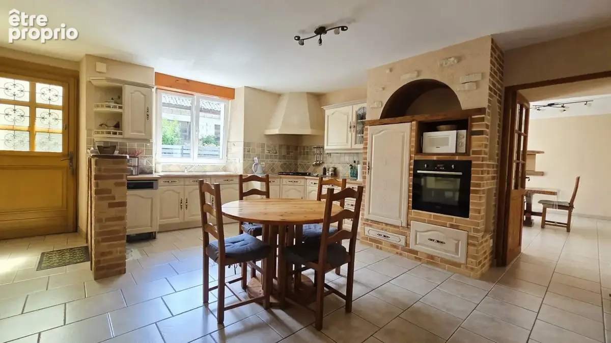 Maison de village, 156m², 3 chambres, dépendances, terrain 2432m² - photo 2