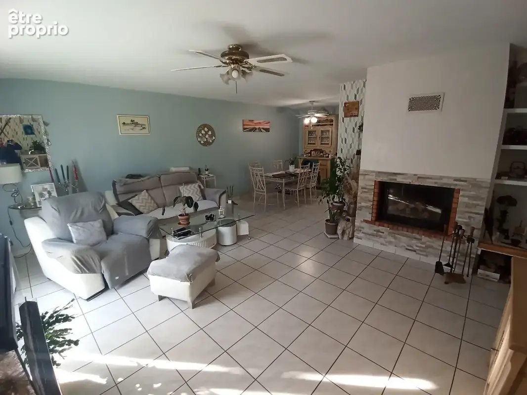 Maison d'habitation avec garage et jardin - photo 2